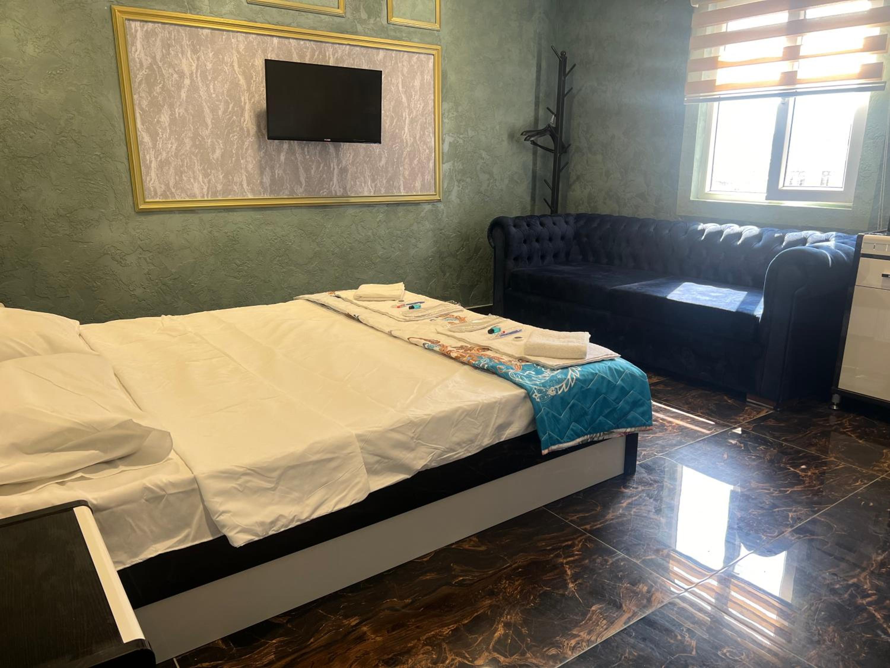 ECO Hotel & Hostel