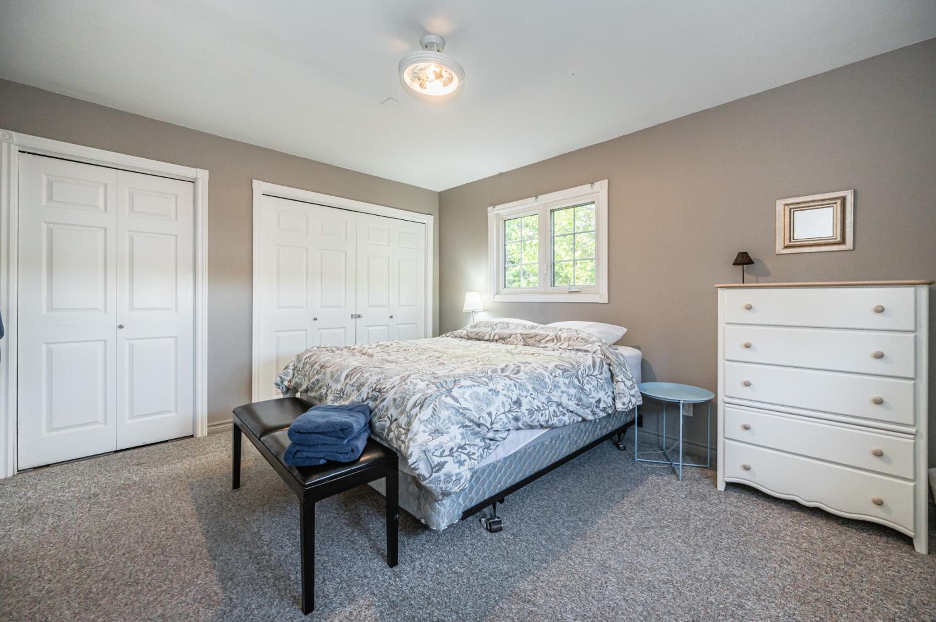 Serene Lakefront Retreat Explore and Unwind