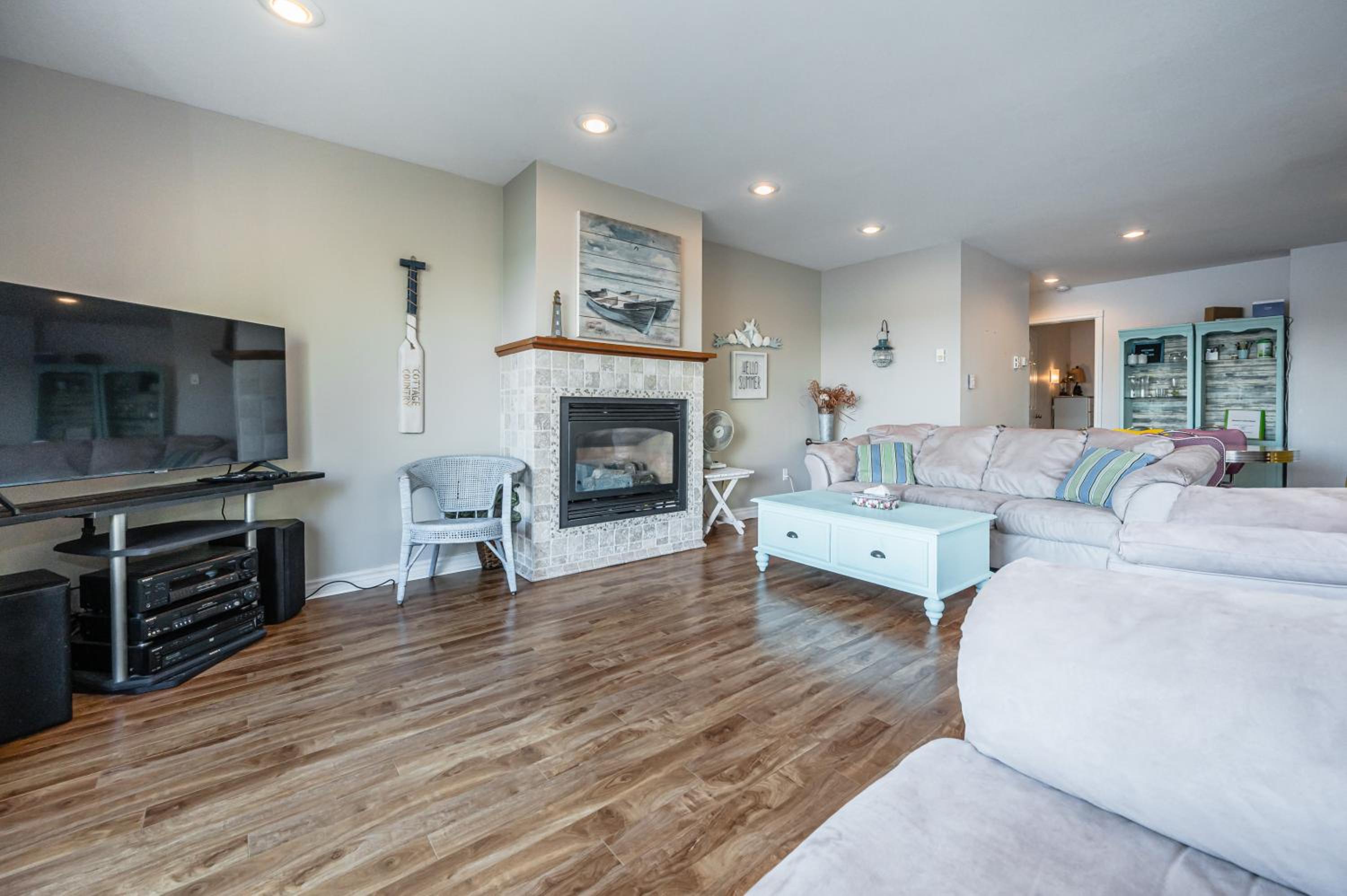 Serene Lakefront Retreat Explore and Unwind