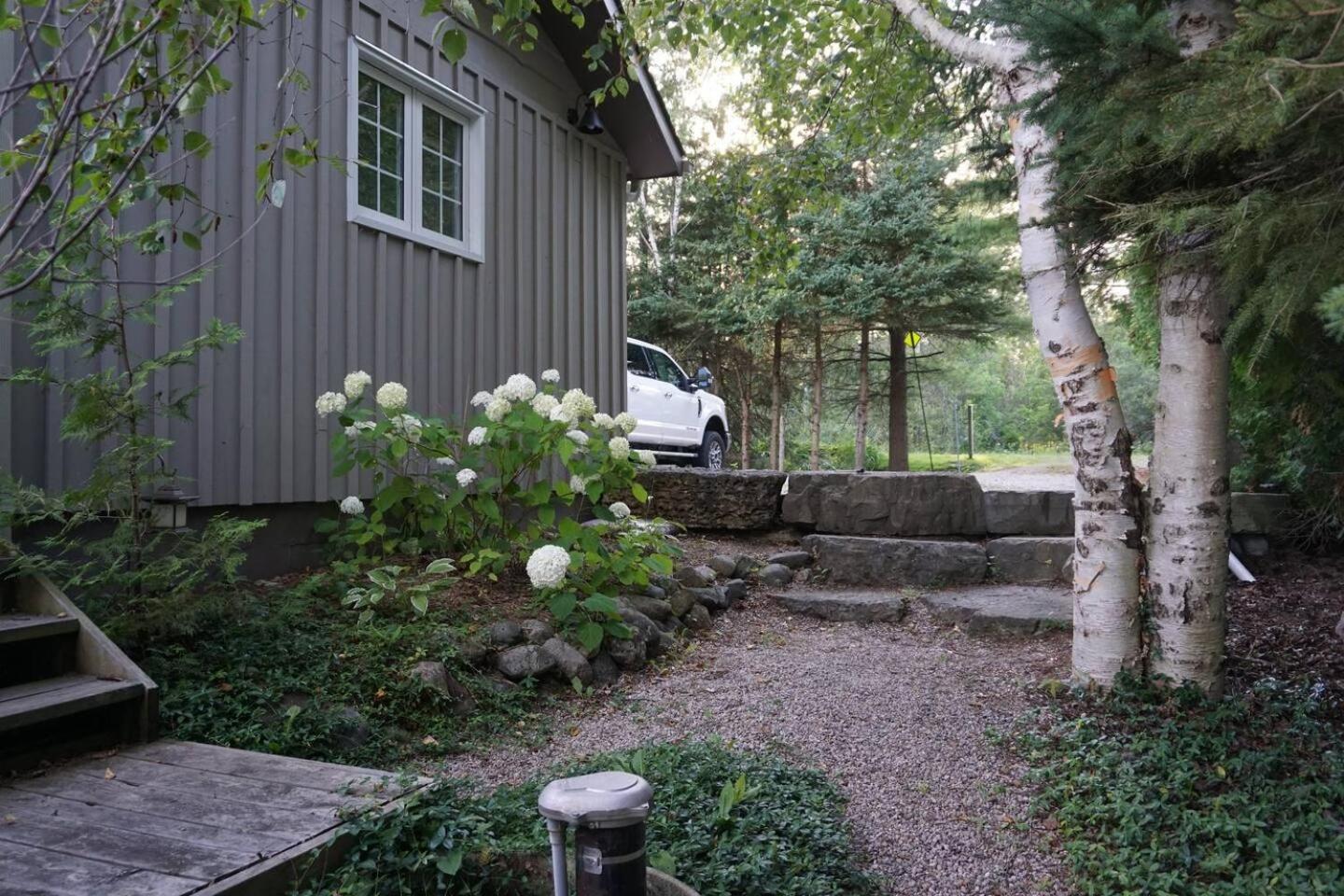 Serene Lakefront Retreat Explore and Unwind