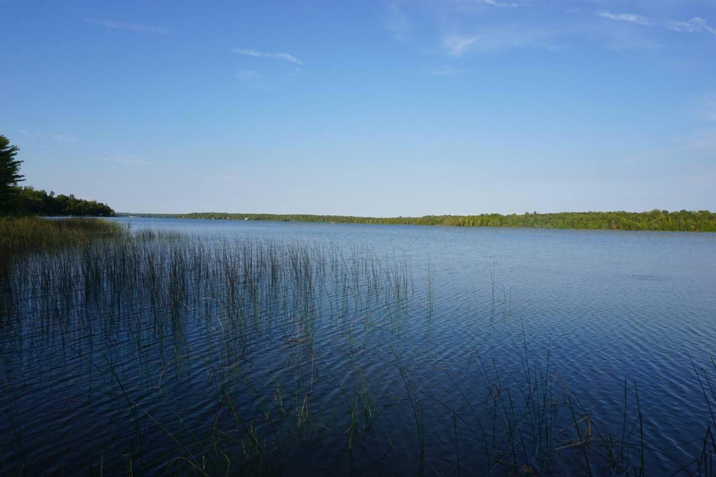 Serene Lakefront Retreat Explore and Unwind