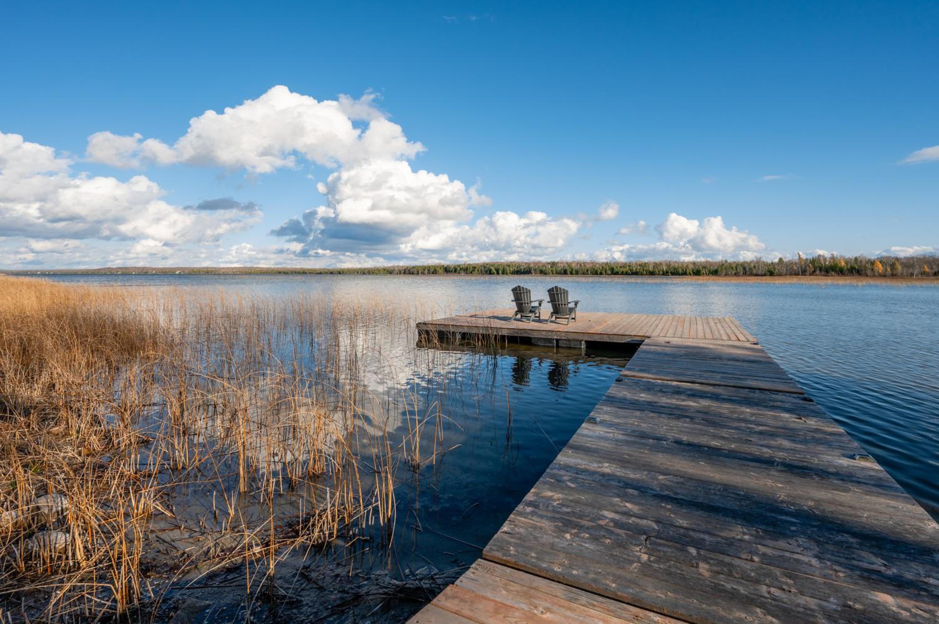 Serene Lakefront Retreat Explore and Unwind