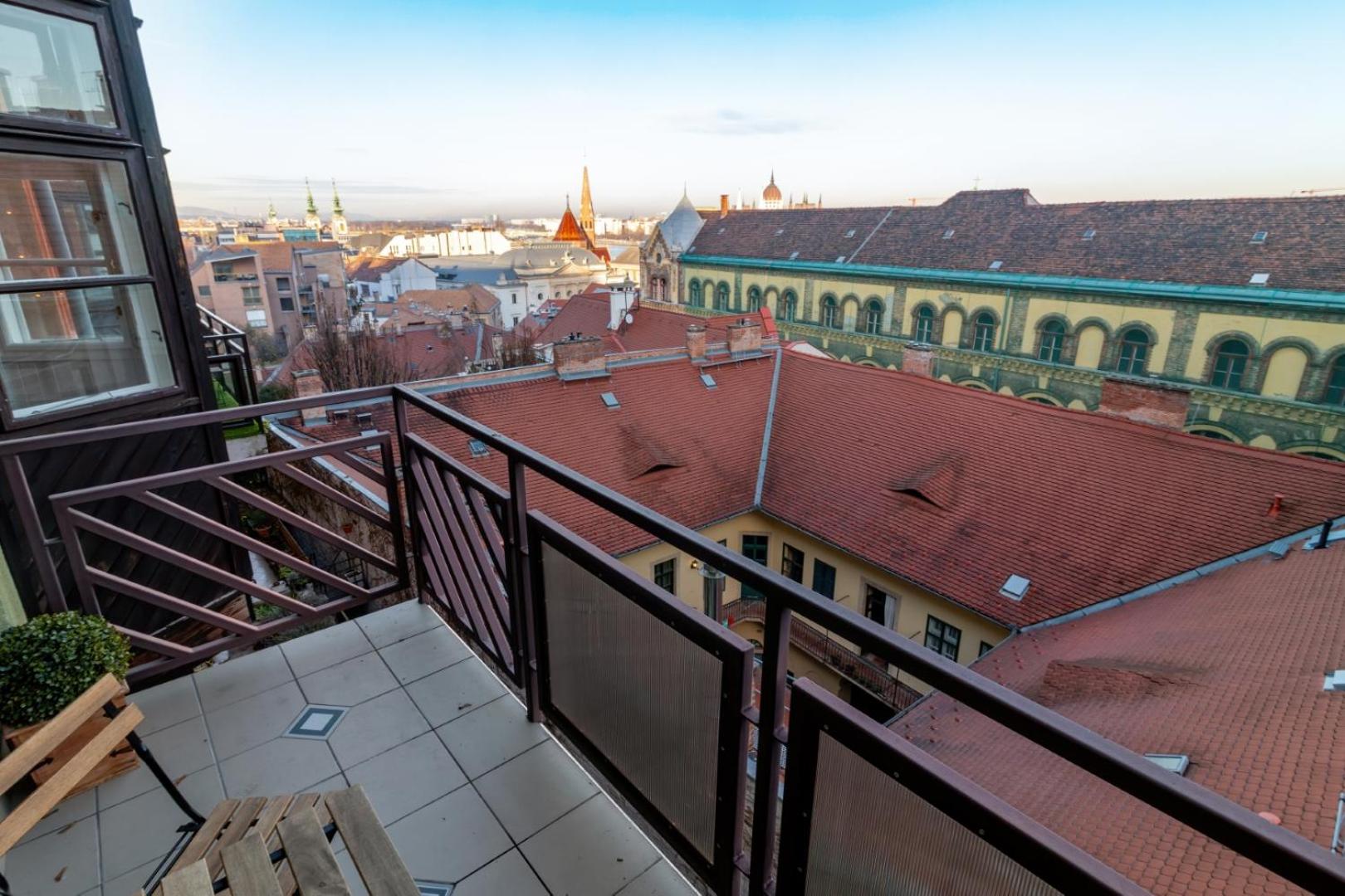 DONATICOEUR Residence