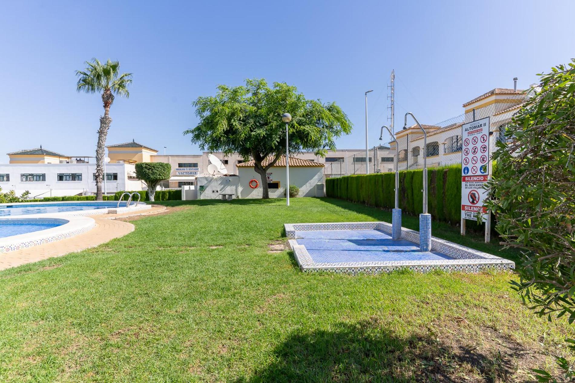 rentafive Piscina Terraza Aa