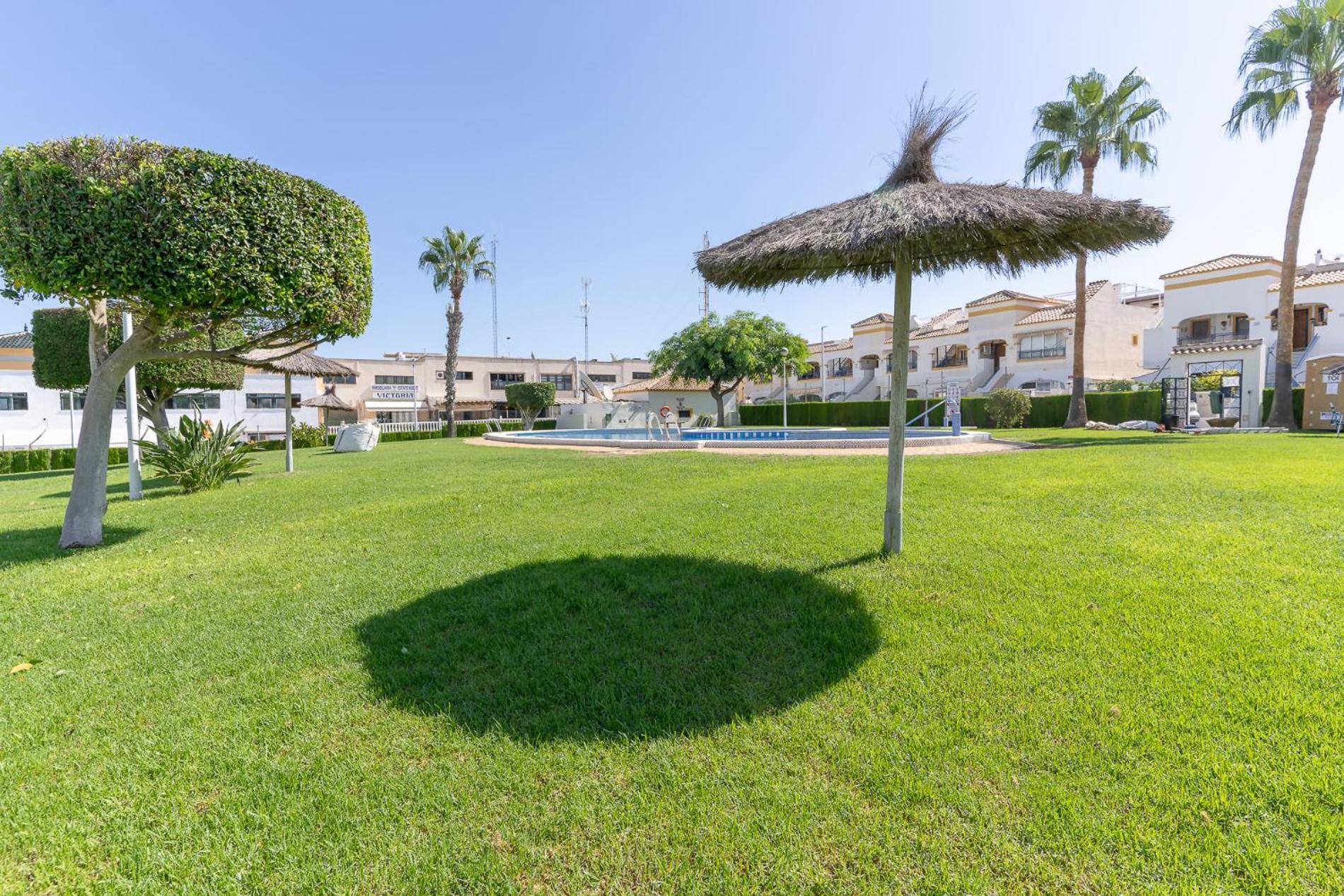 rentafive Piscina Terraza Aa