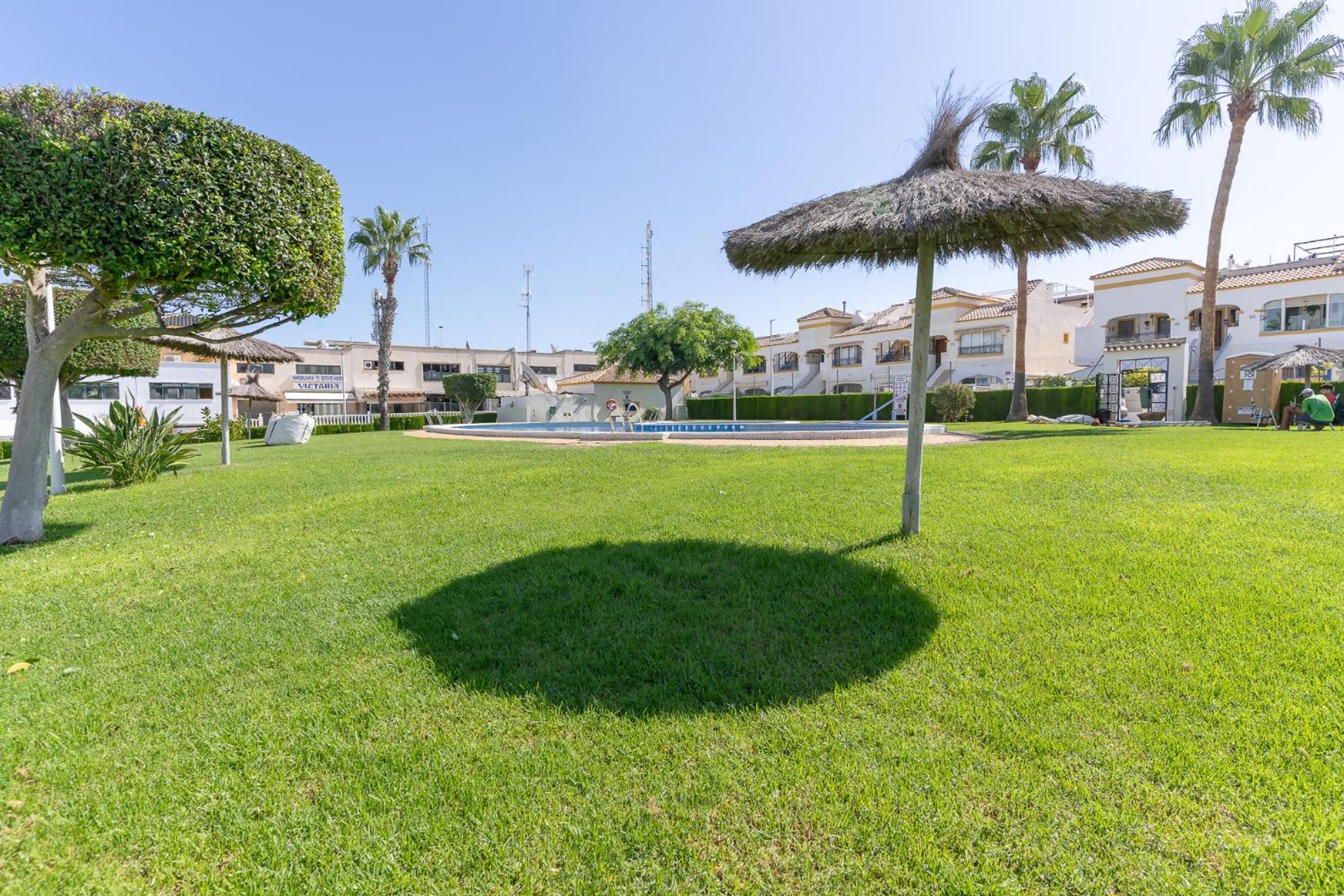 rentafive Piscina Terraza Aa
