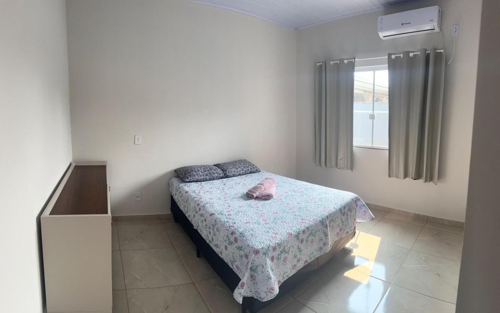 Casa confortável para até 4 pessoas - 2 quartos - ótima localização