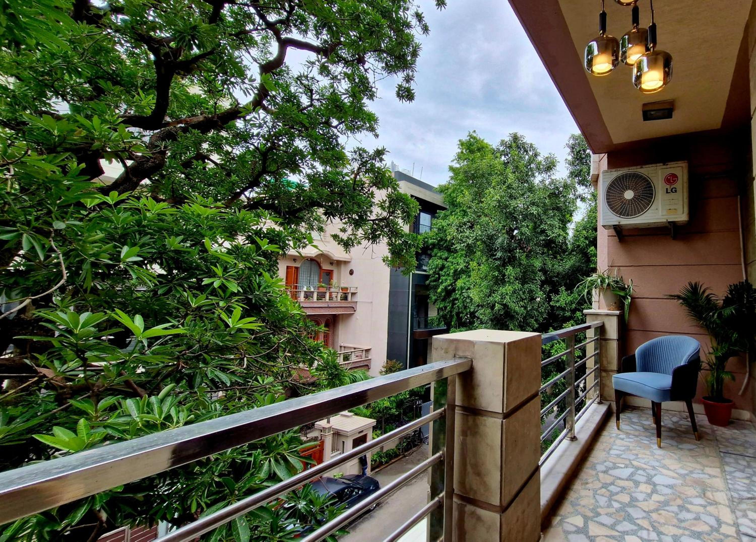 Homlee-Green Luxury 3BHK-South DEL-NFC-Fortis Hospital