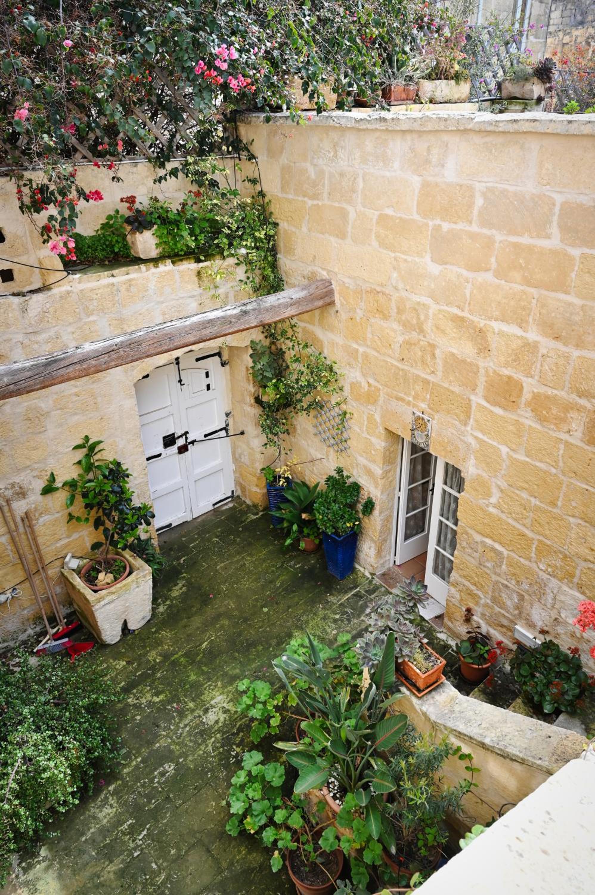 Photo 18