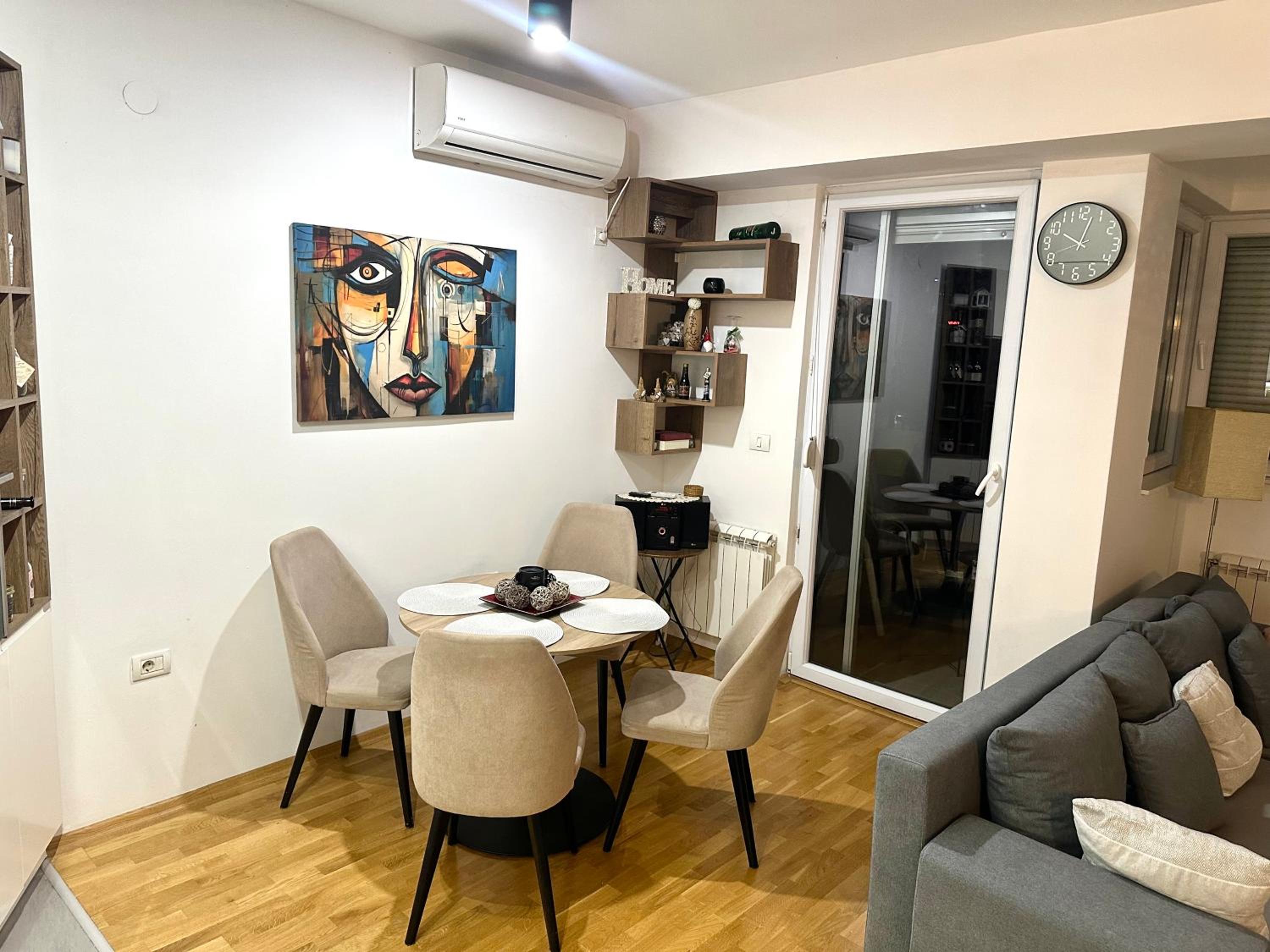 Andriana's apartment