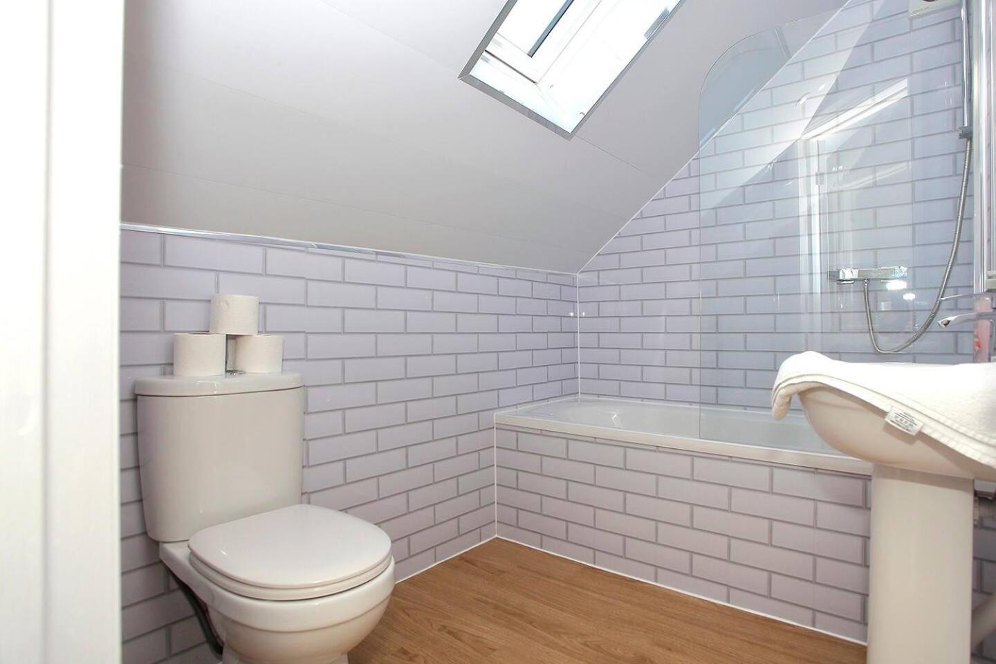 Westfield House Ensuites - Whole