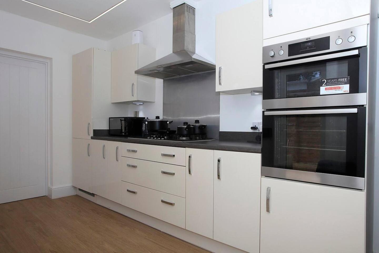 Westfield House Ensuites - Whole