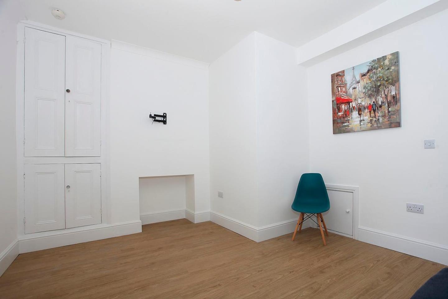 Westfield House Ensuites - Whole