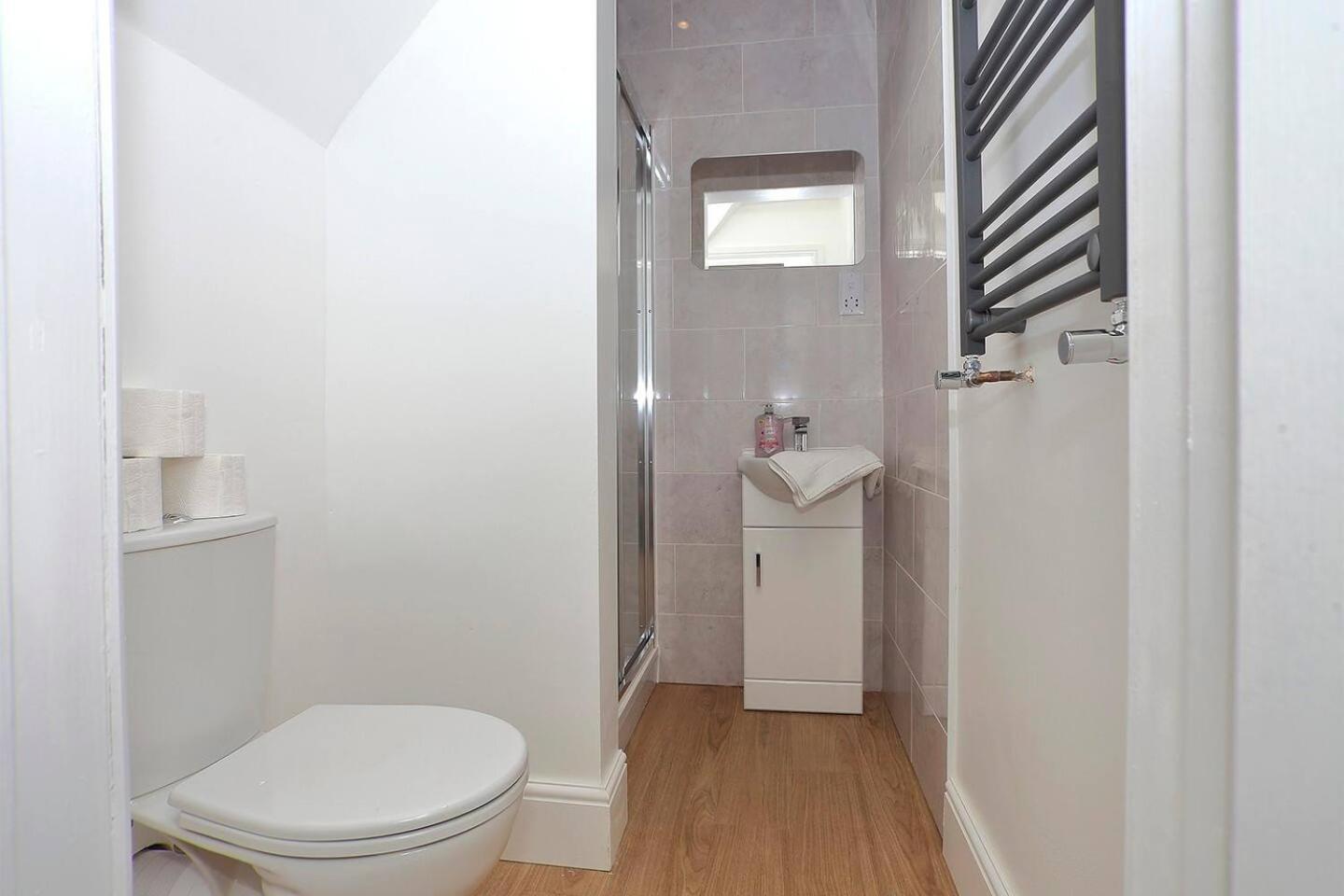 Westfield House Ensuites - Whole