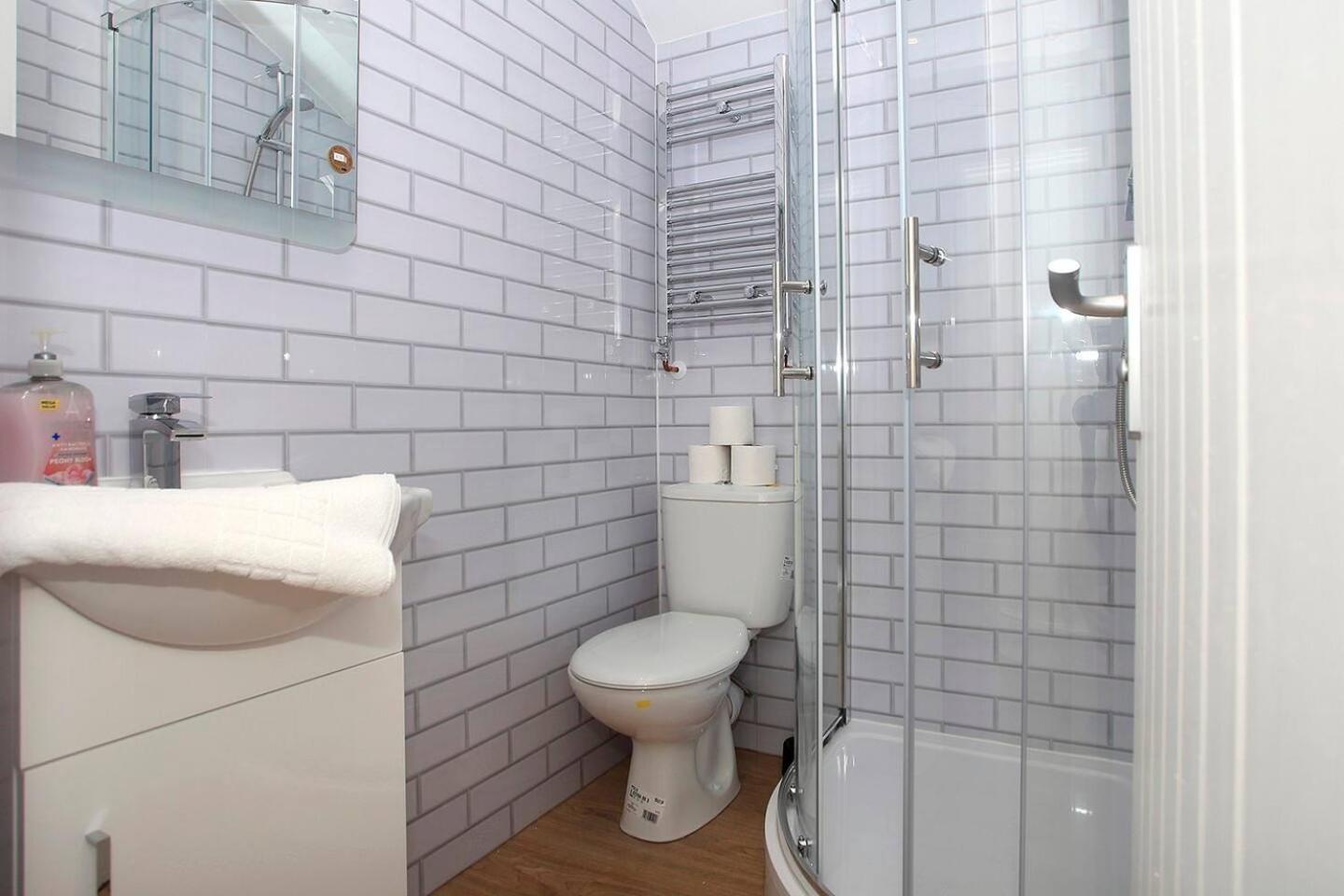 Westfield House Ensuites - Whole