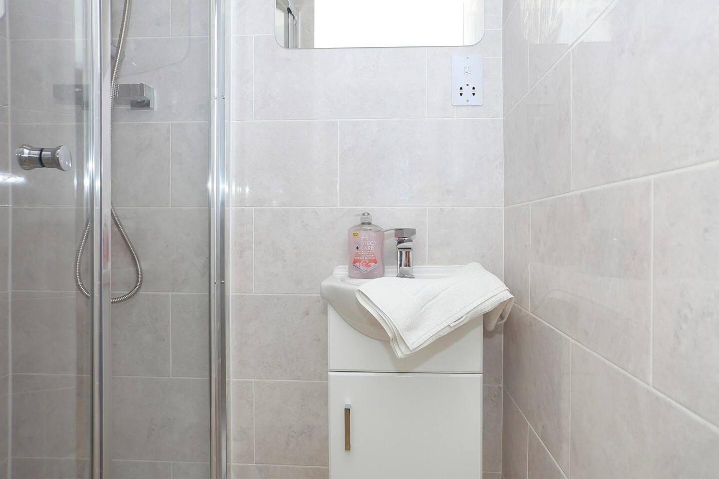 Westfield House Ensuites - Whole