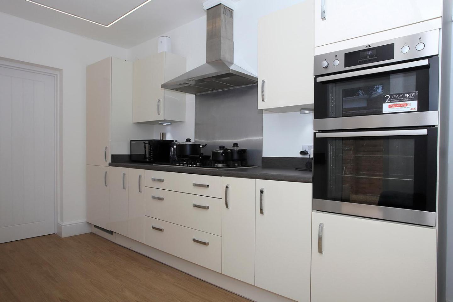 Westfield House Ensuites - Whole