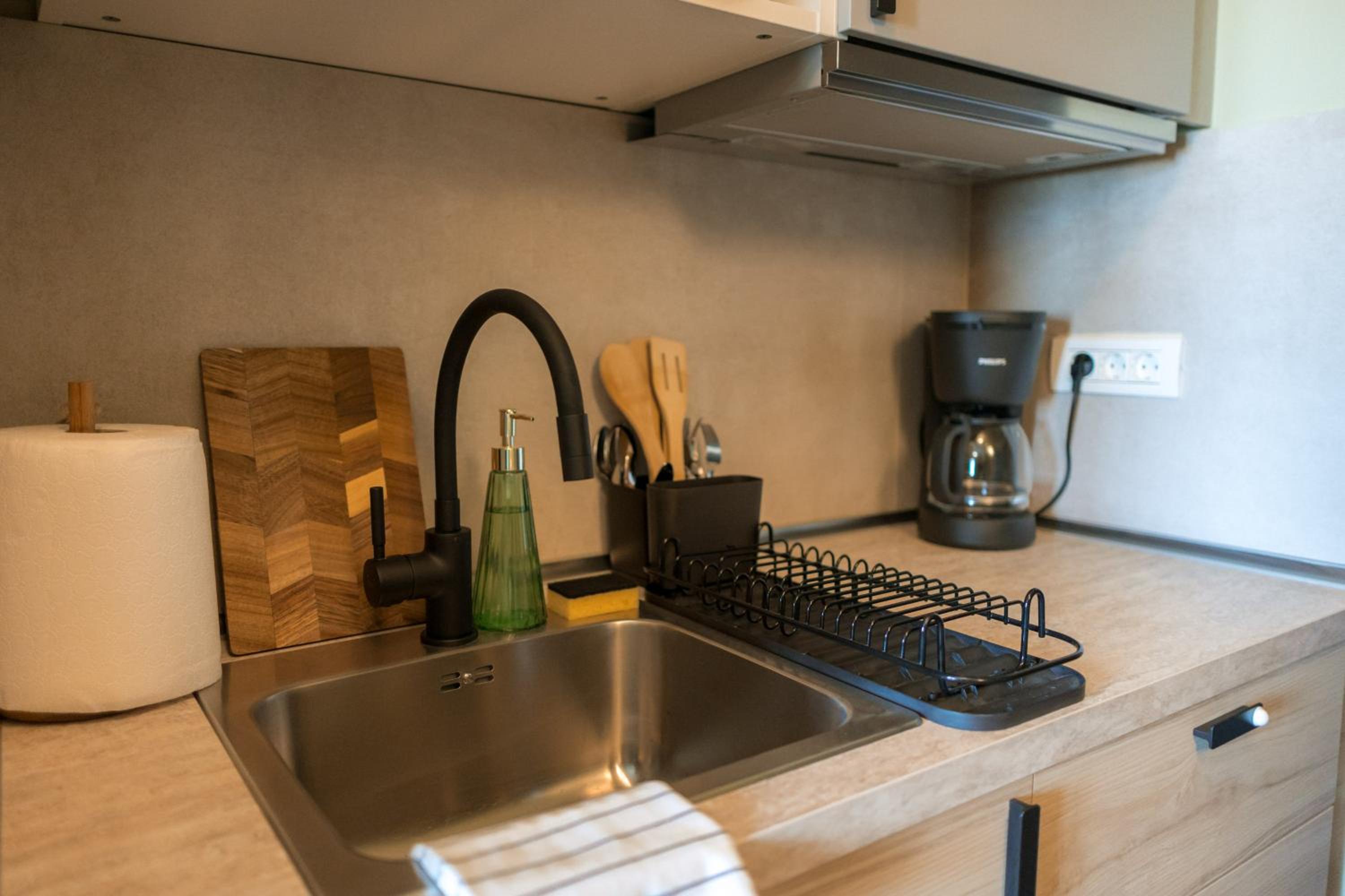 Green Studio Oasis - Quiet, Cozy & Convenient view 5