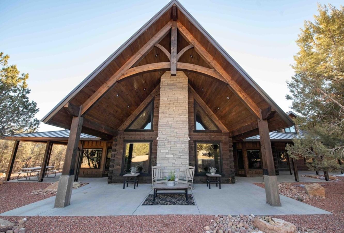 Juniper Ridge Luxury Lodge East Zion & Bryce view 5