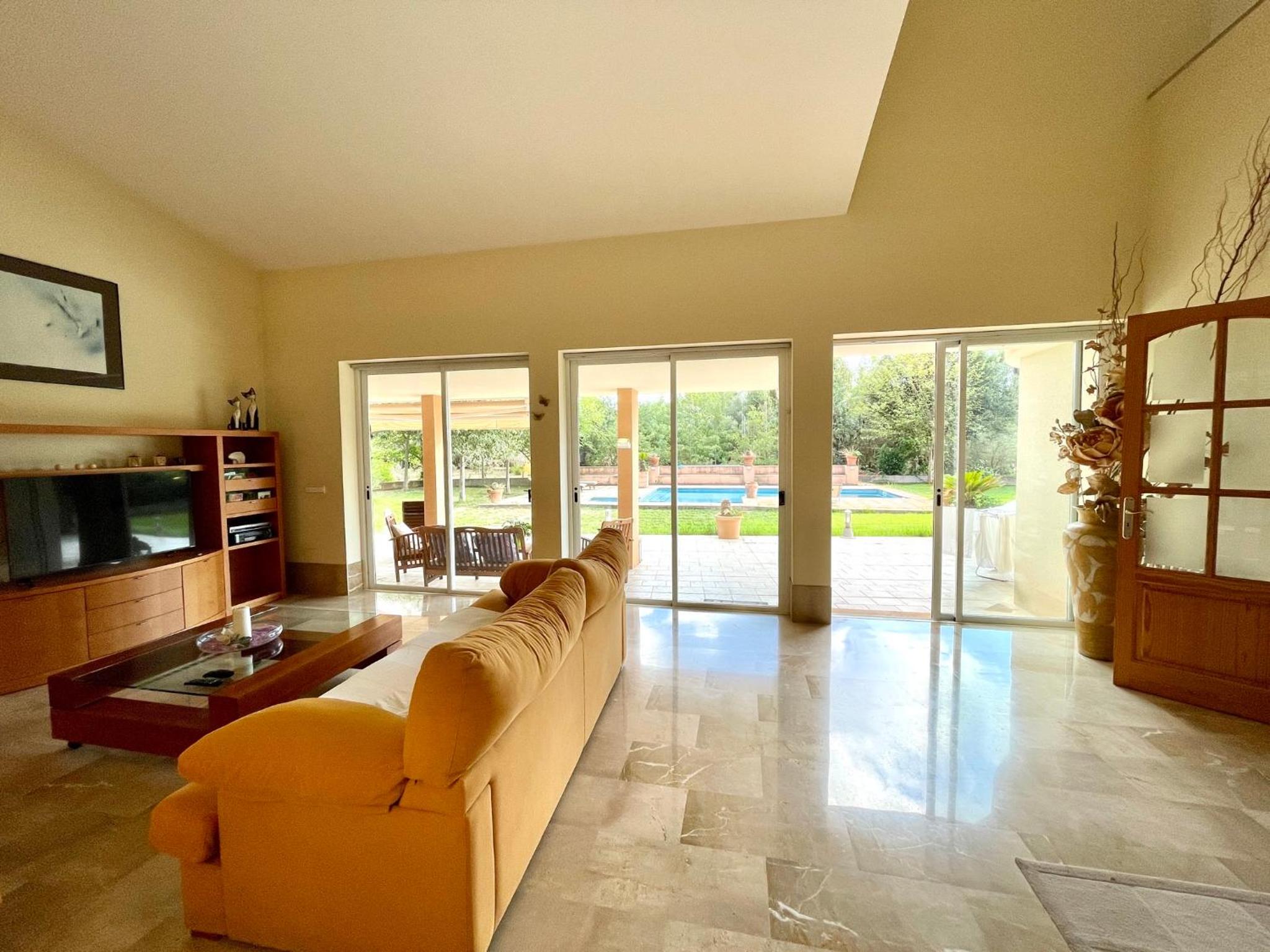 Confortable Chalet con piscina