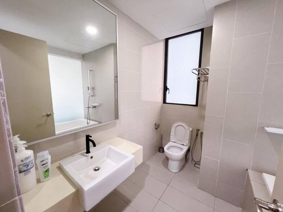 PROMO Connected train 3 Bedrooms - Above Mall 25