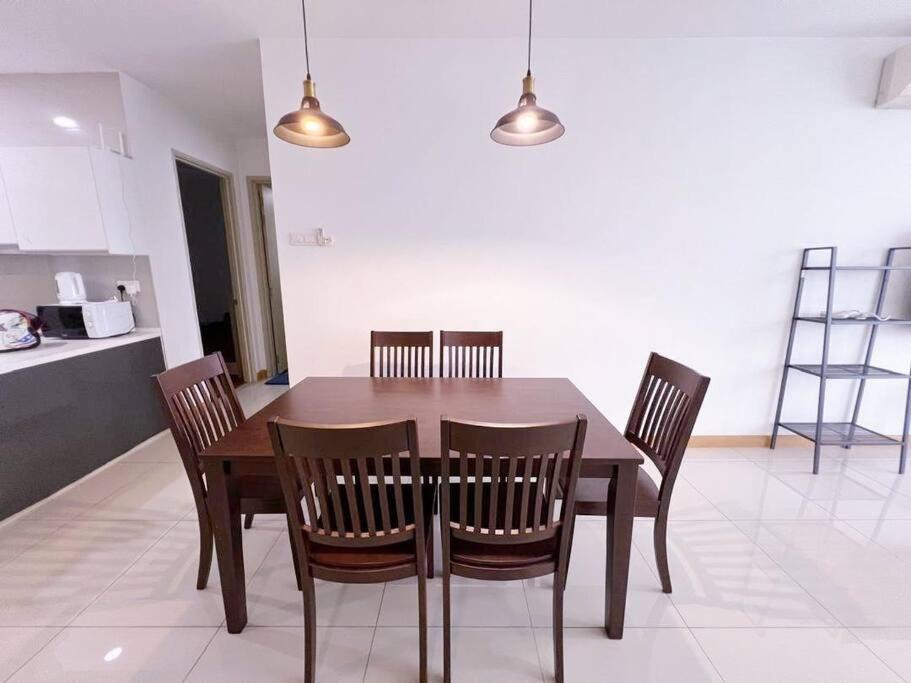 PROMO Connected train 3 Bedrooms - Above Mall 25