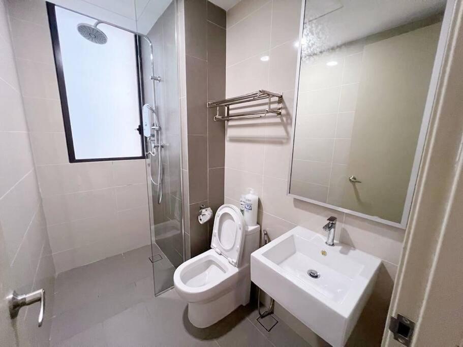 PROMO Connected train 3 Bedrooms - Above Mall 25