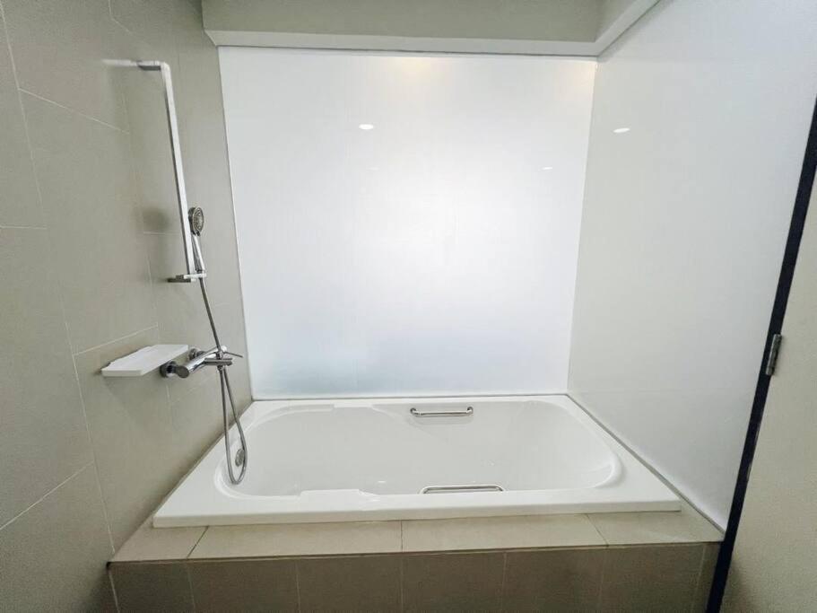 PROMO Connected train 3 Bedrooms - Above Mall 25
