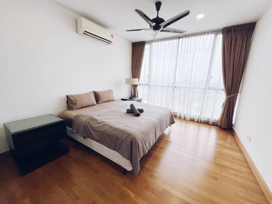 PROMO Connected train 3 Bedrooms - Above Mall 25