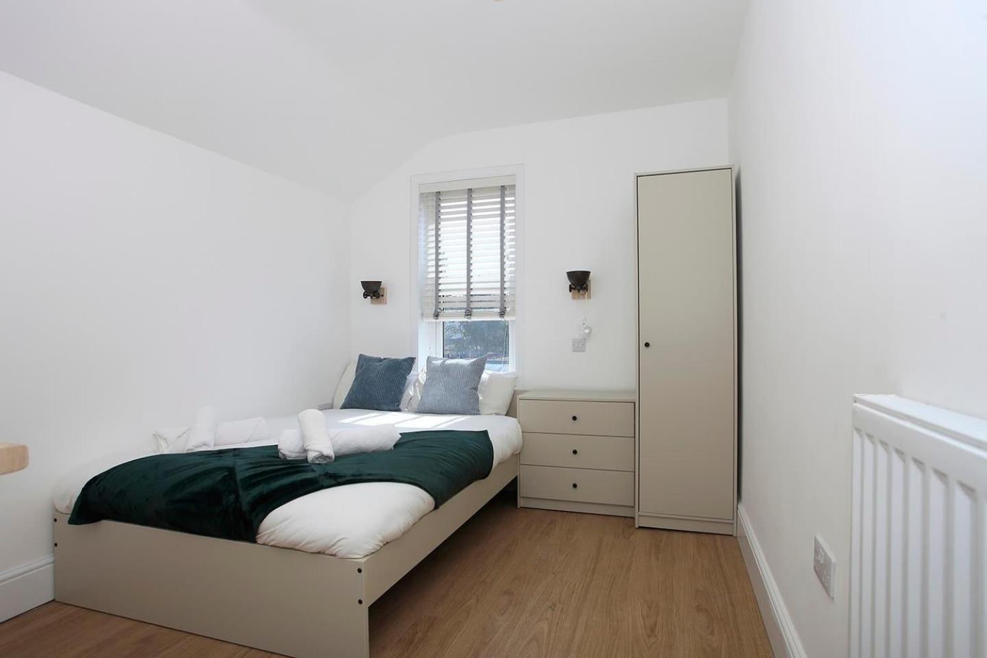 Westfield House Ensuites - Whole