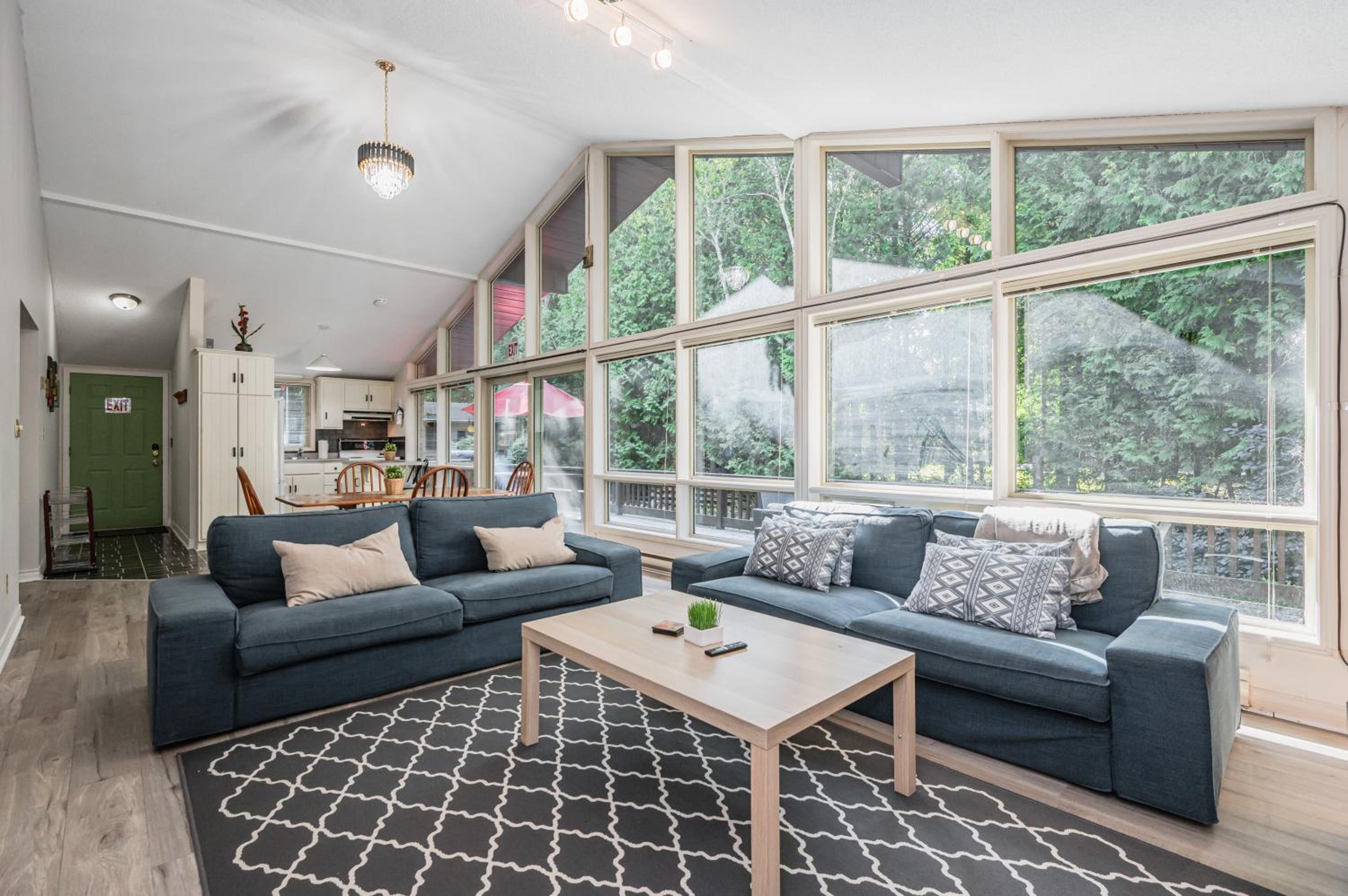 Evergreen Escape - Tobermory Chalet and Sauna