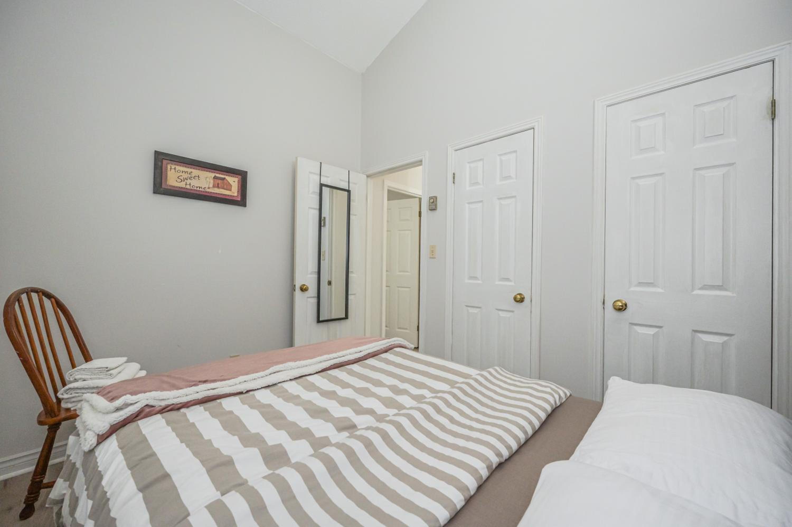 Evergreen Escape - Tobermory Chalet and Sauna