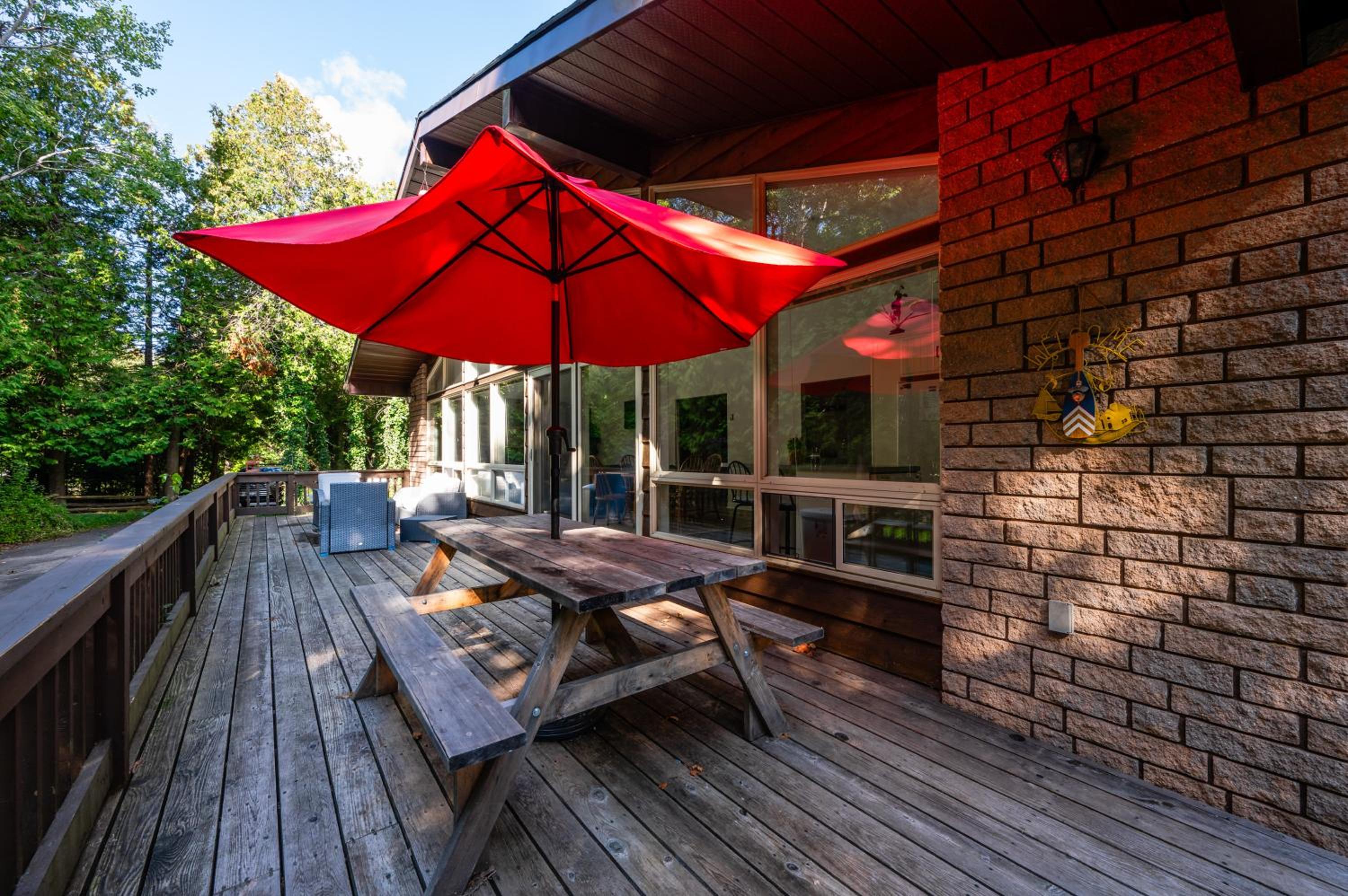 Evergreen Escape - Tobermory Chalet and Sauna