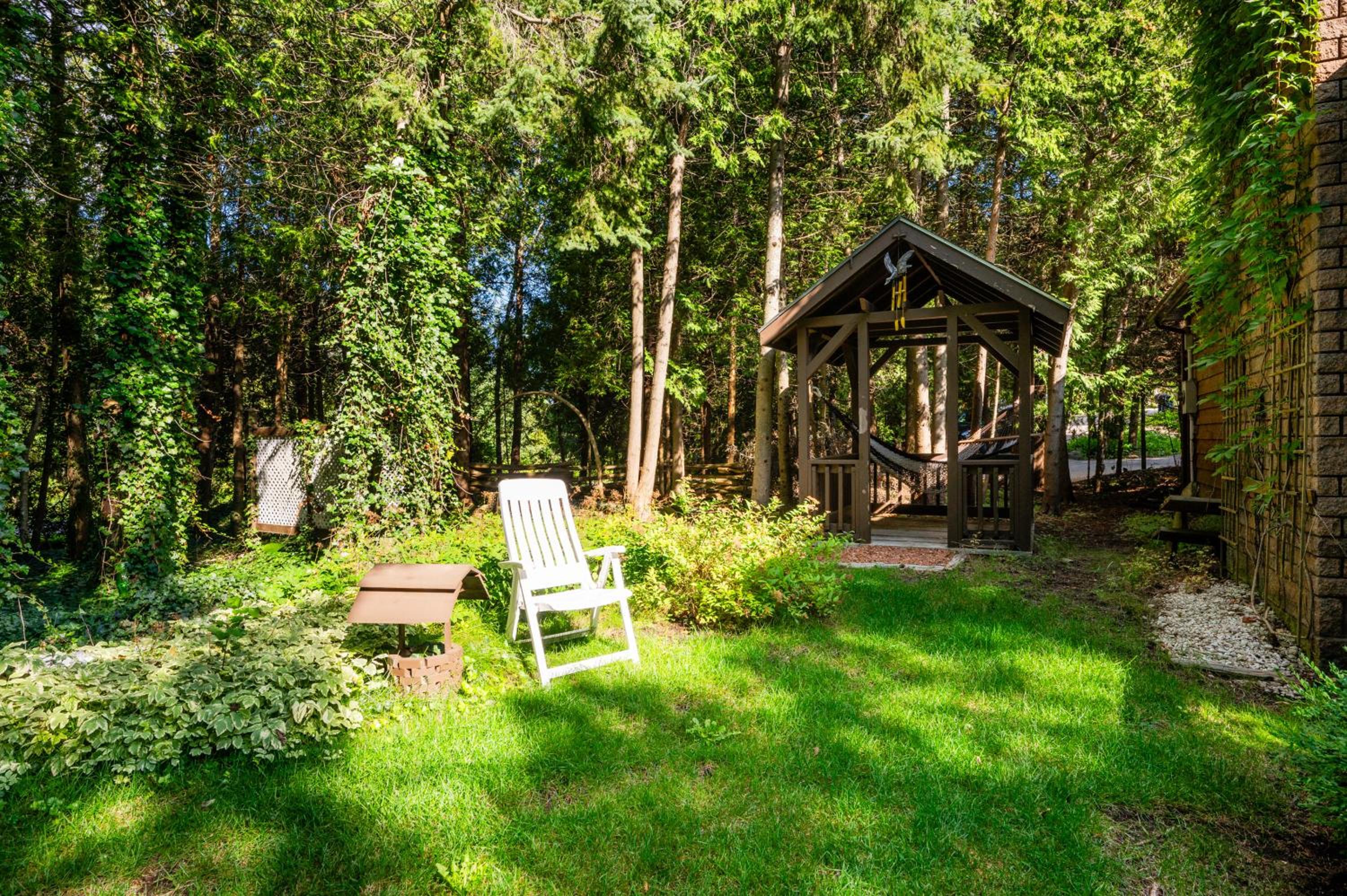 Evergreen Escape - Tobermory Chalet and Sauna