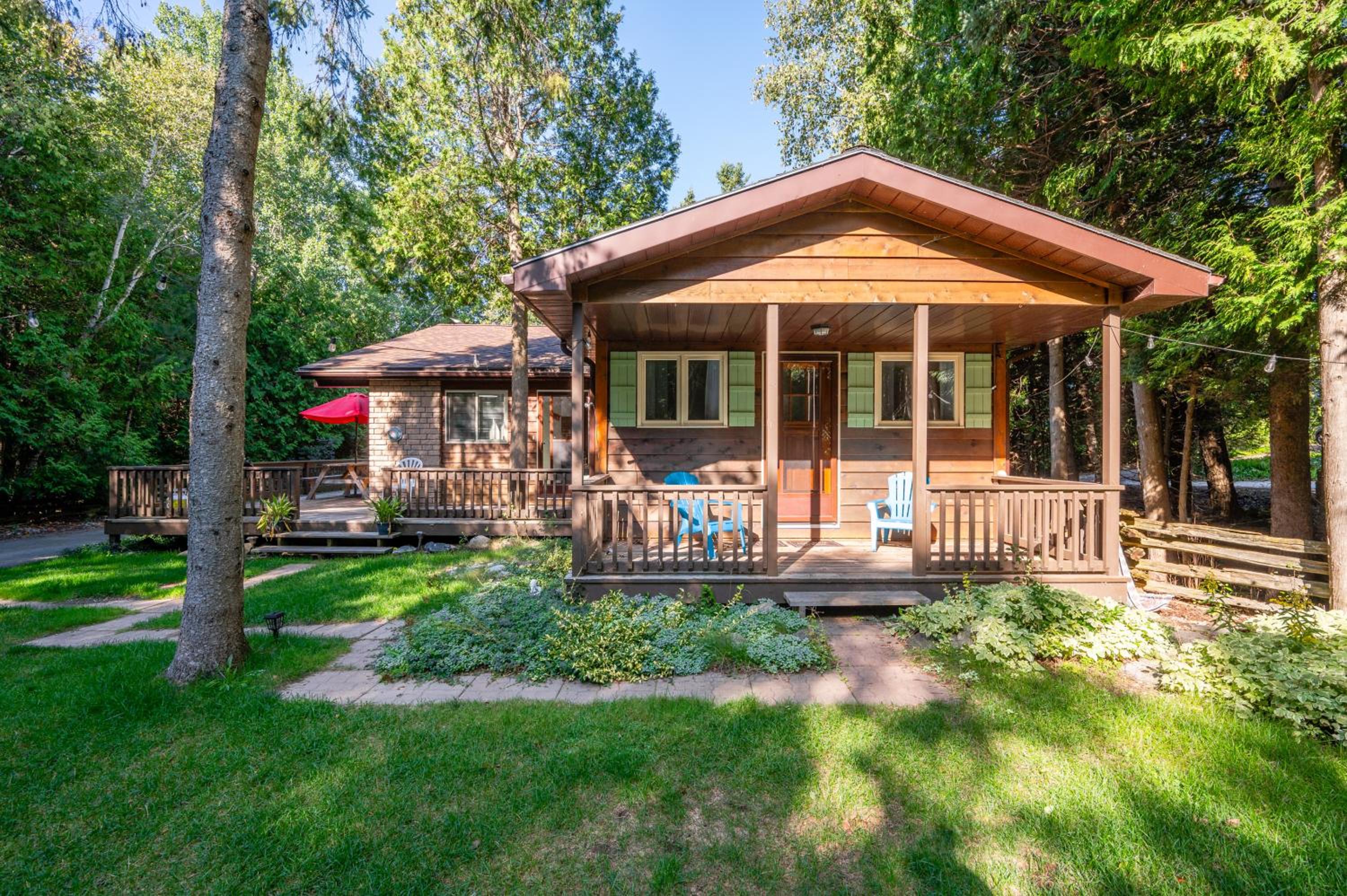 Evergreen Escape - Tobermory Chalet and Sauna