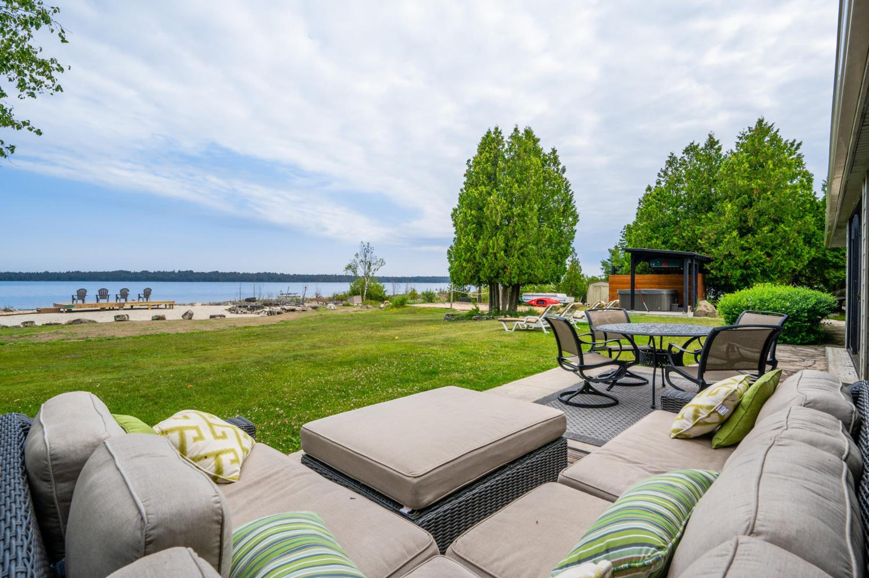 Georgian Legendary Tobermory Retreat With Hot Tub