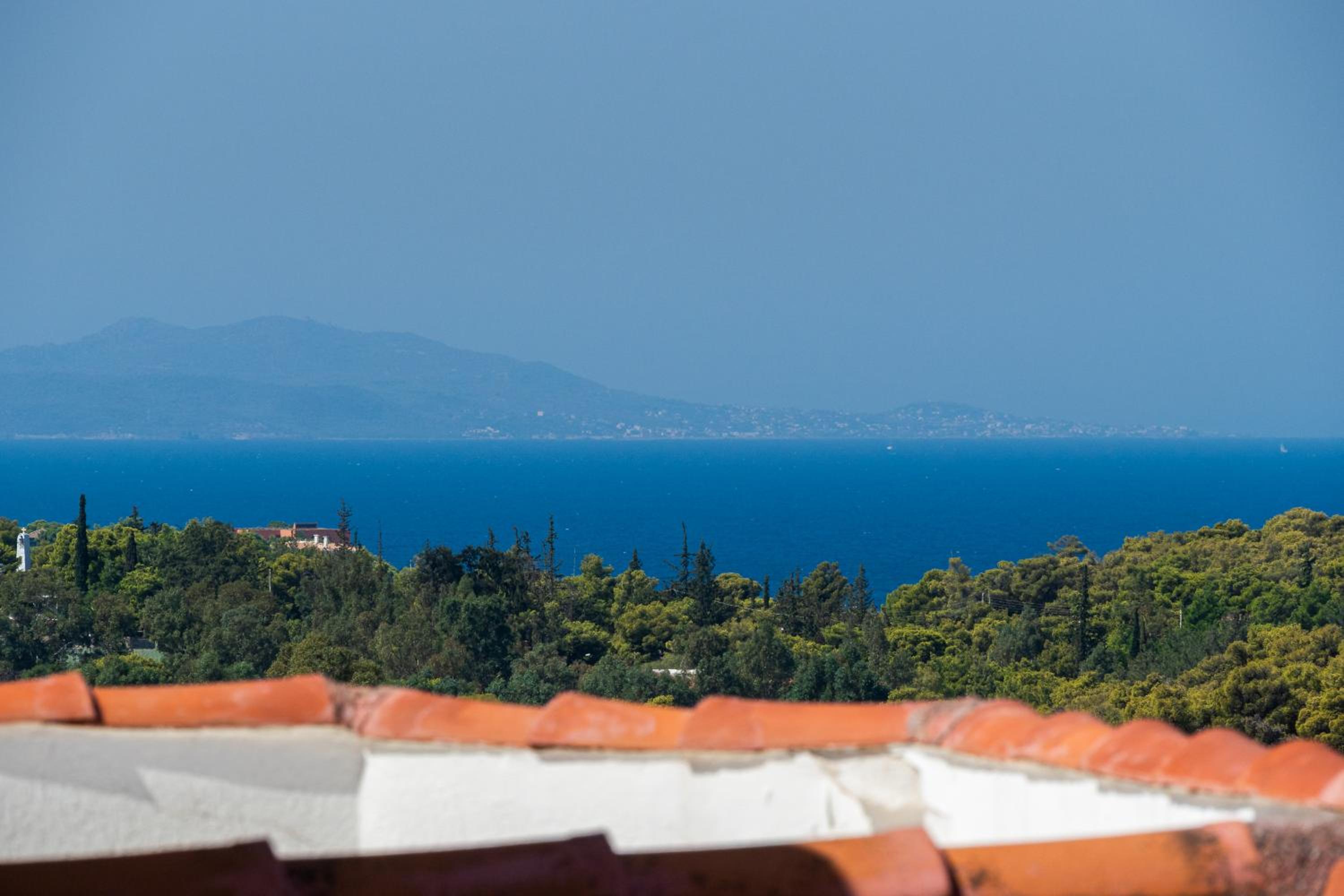 Villa Costa Luca in Vouliagmeni photo 3
