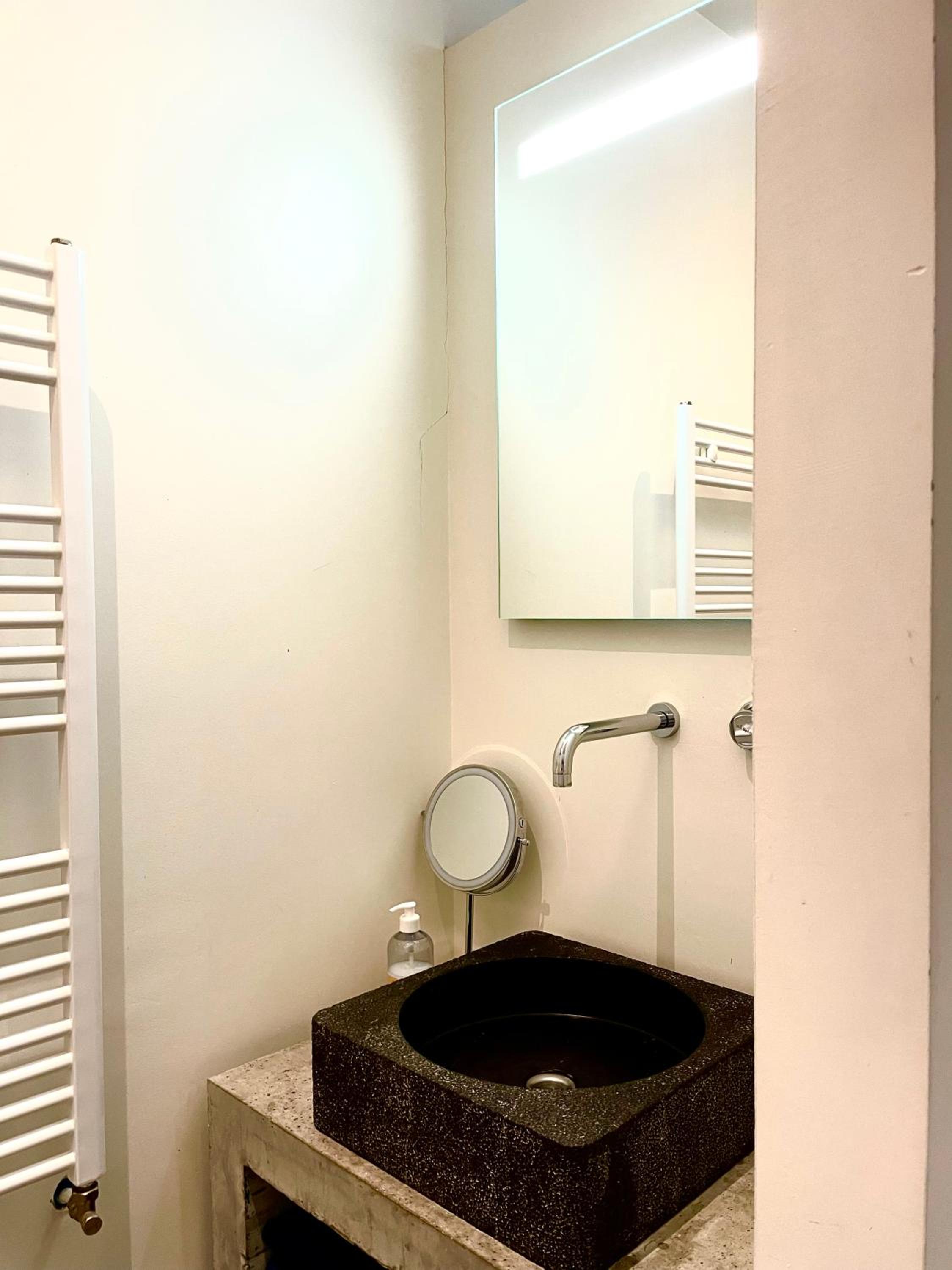 Apartment close to campus view 4