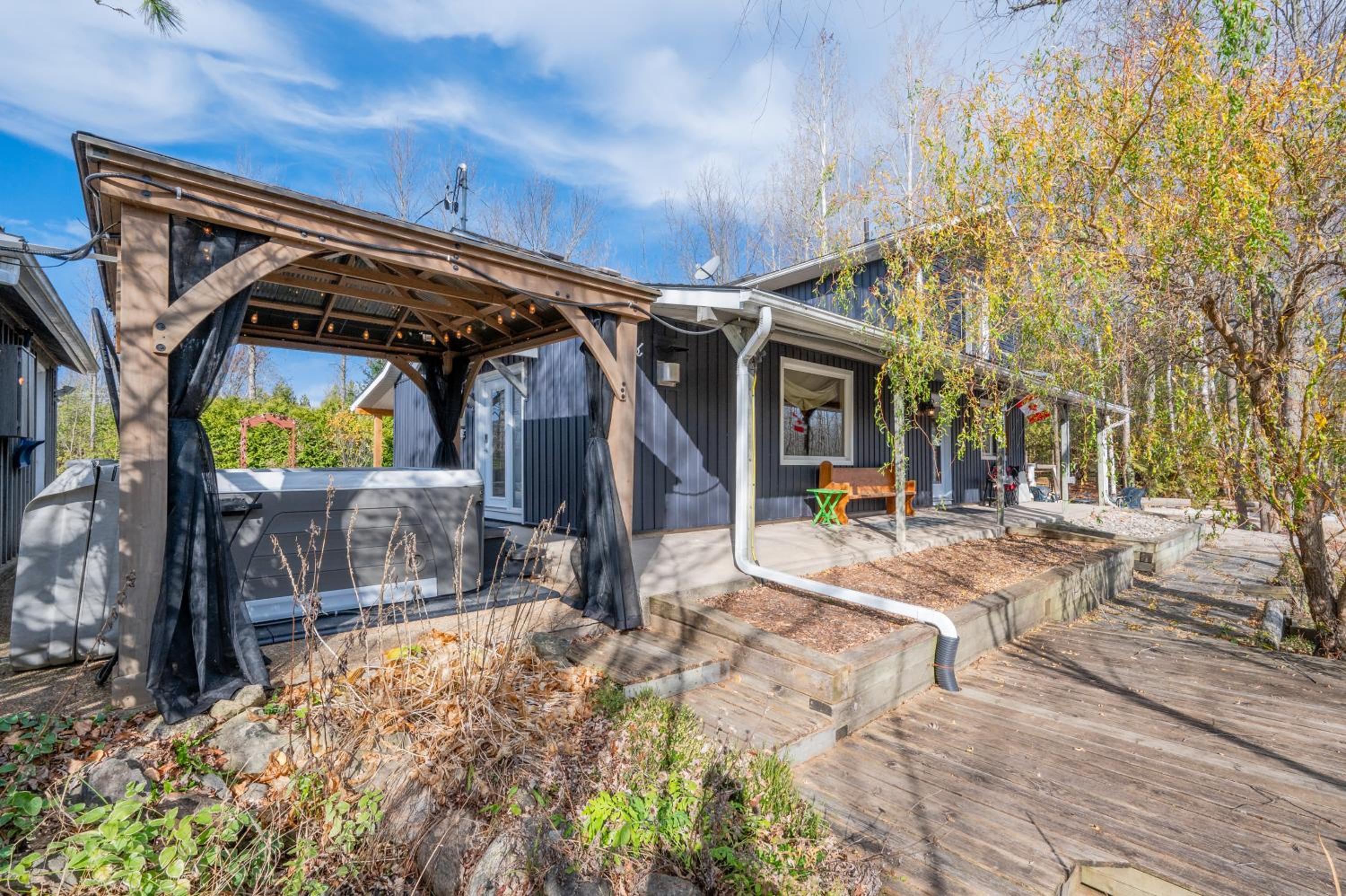 Cozy Hideaway Hot Tub & Nature Escape