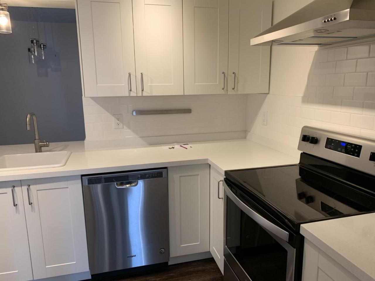 Adorable 2 bedroom vacation home & free parking