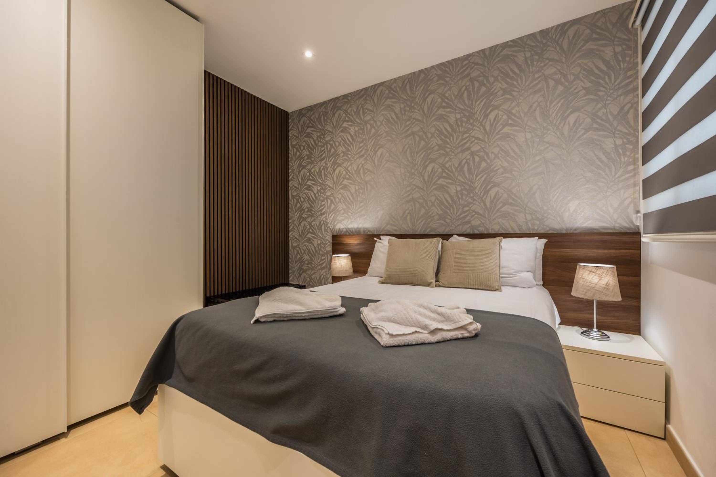 FL 4 TheLODGE-Charming City Retreat by Homely view 4