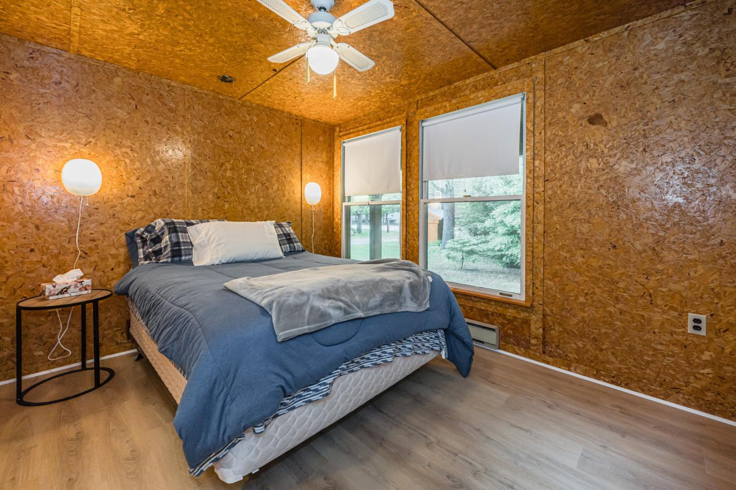 Cozy Pet Friendly Getaway w Fireplace