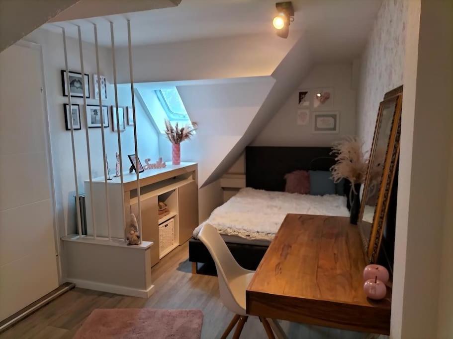 Familienfreundliche große Ferienwohnung mit Pferden, Spielplatz direkt am Haus, Sauna & viel Natur