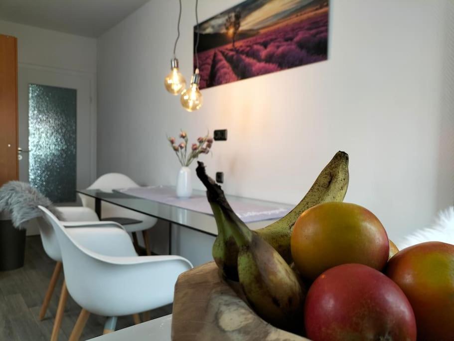 Familienfreundliche große Ferienwohnung mit Pferden, Spielplatz direkt am Haus, Sauna & viel Natur