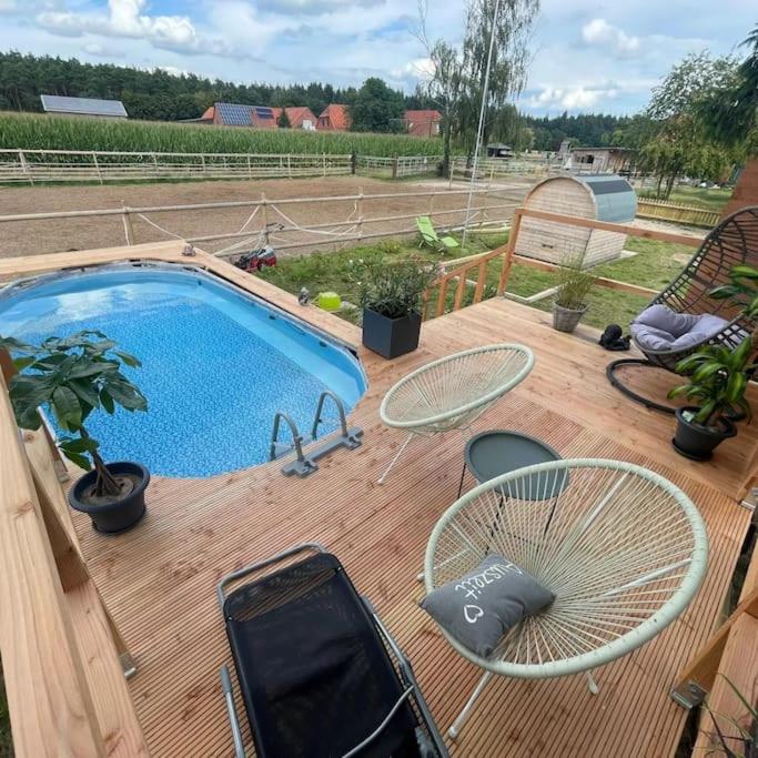 Familienfreundliche große Ferienwohnung mit Pferden, Spielplatz direkt am Haus, Sauna & viel Natur