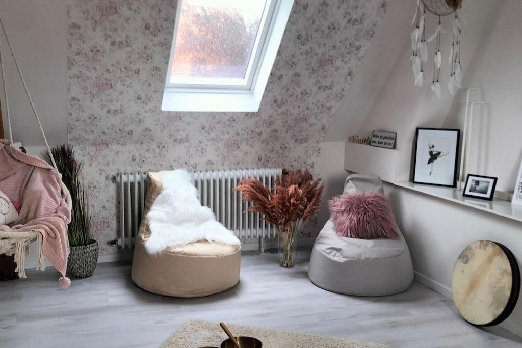 Familienfreundliche große Ferienwohnung mit Pferden, Spielplatz direkt am Haus, Sauna & viel Natur