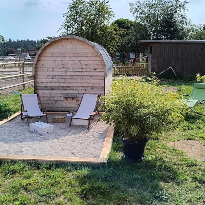 Familienfreundliche große Ferienwohnung mit Pferden, Spielplatz direkt am Haus, Sauna & viel Natur