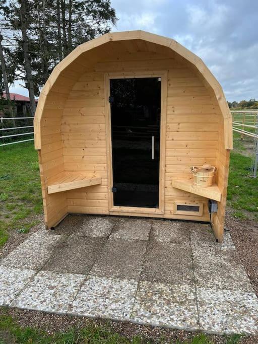 Familienfreundliche große Ferienwohnung mit Pferden, Spielplatz direkt am Haus, Sauna & viel Natur