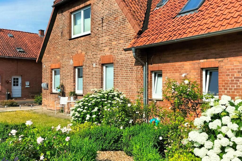 Familienfreundliche große Ferienwohnung mit Pferden, Spielplatz direkt am Haus, Sauna & viel Natur