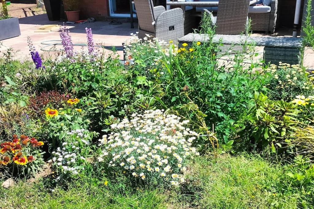 Familienfreundliche große Ferienwohnung mit Pferden, Spielplatz direkt am Haus, Sauna & viel Natur